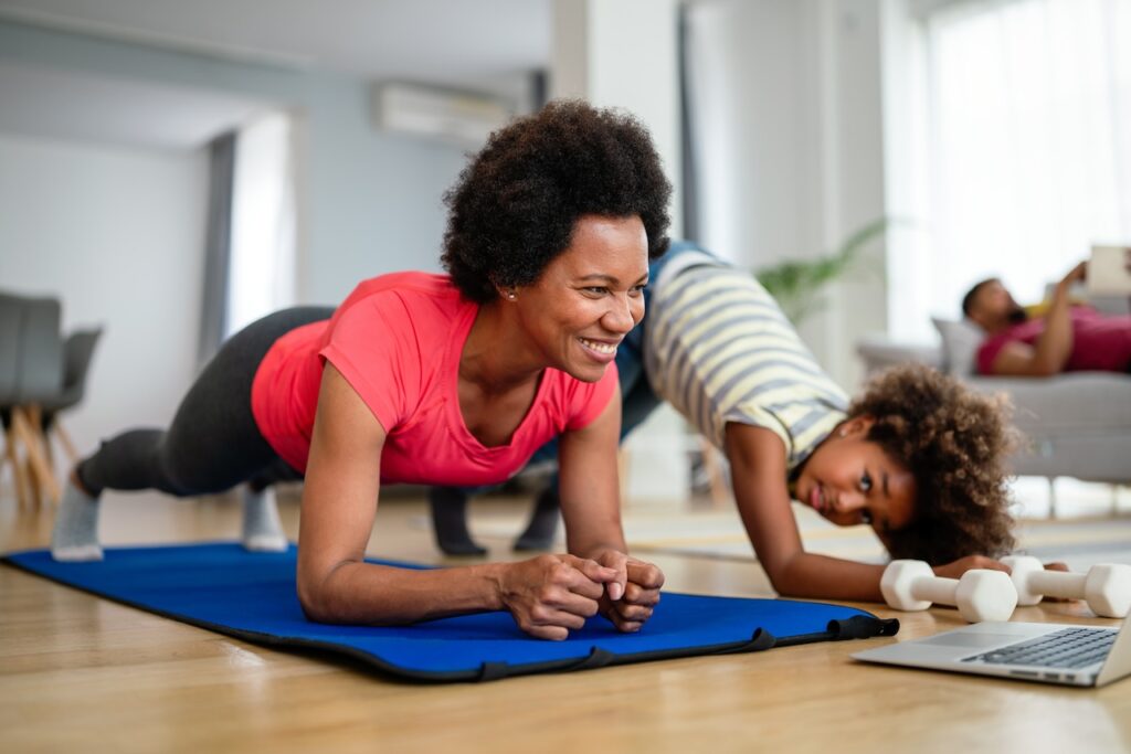 mom exercising after using pre workout for weight loss